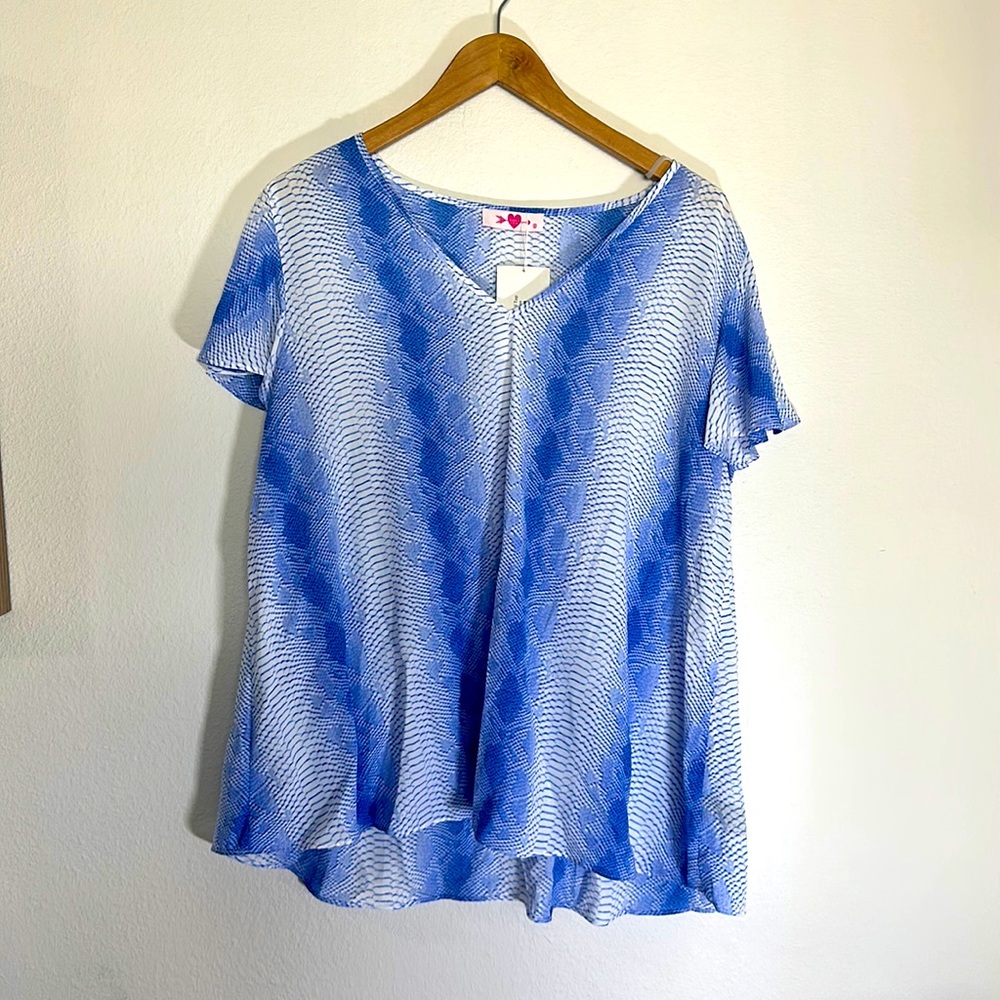 Light weight tunic style shirt